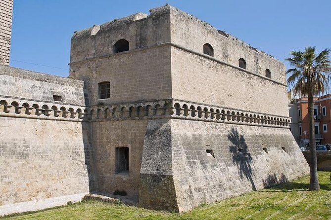 Tour of the fortifications of Bari: the defenses of the city and their history - An In-Depth Look at the Tour Experience