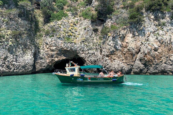 Tour the Journey of Ulysses from Sperlonga to Gaeta - The Boat and Comfort Features