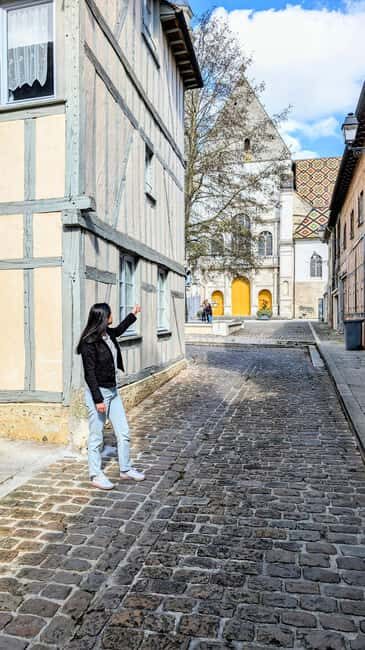 Tourist walk through the historic center of Troyes - A Deep Dive into the Troyes Historic Walk