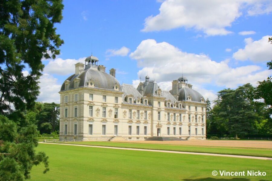 Tours/Amboise: Private day trip Chambord, Blois & Cheverny - An In-Depth Look at the Loire Valley Castle Trip