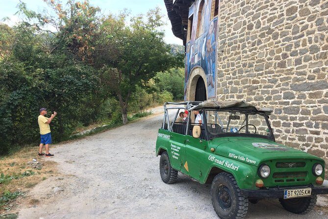 Tours to monasteries and waterfalls around Veliko Tarnovo - Stop 1: Kaya Bunar Waterfall