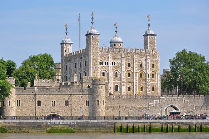 Tower of London and Tower Bridge Private Tour - Exploring the Tower of London: More Than Just Crowns and Ravens