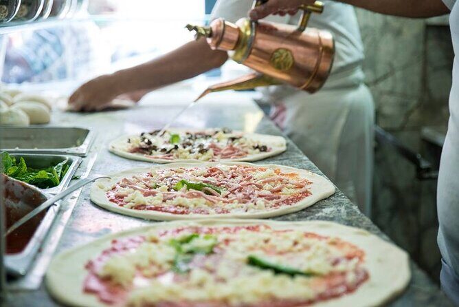 Traditional Pizza Class in Naples, pizza maker for a day. - Authenticity and Expertise: What Sets This Apart?