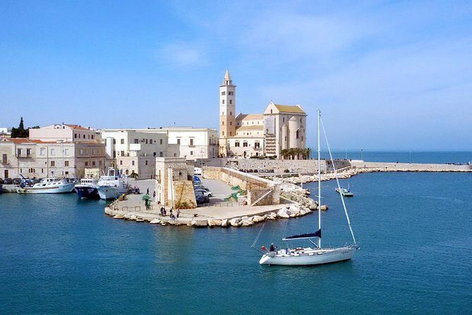 Trani Private Tour: a piece of art overlooking the Adriatic sea - In The Sum Up