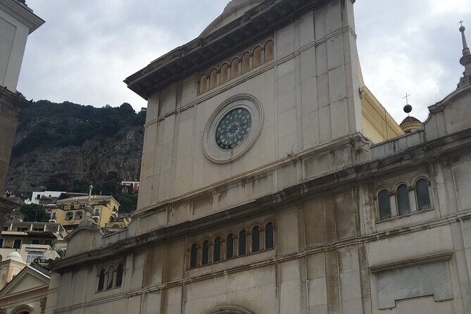Transfer From Naples Train Station/area to Sorrento with 1 hour stop in Positano - Who Should Consider This Tour?