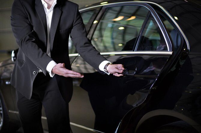 Transfer Oporto - Aeroport / Up to 4 passengers - Breaking Down the Experience