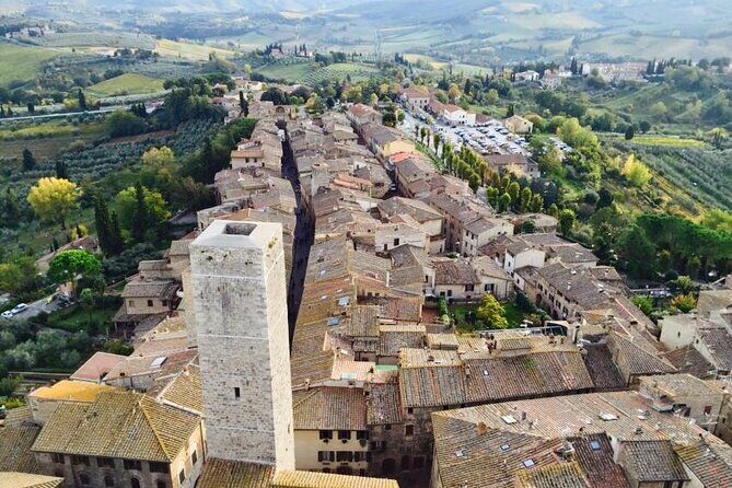 TRANSFER TOUR Florence to Lucca with a stop in San Gimignano - Who Is This Tour Best Suited For?