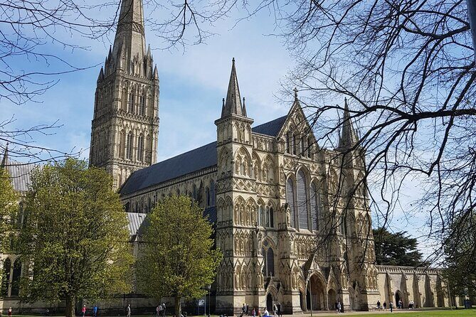 Transfers between Southampton and London via famous attractions - What to Expect on Your Journey