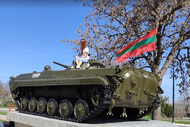 Transnistria tour - County does not Exist ! - Soviet Monuments and Architectural Relics