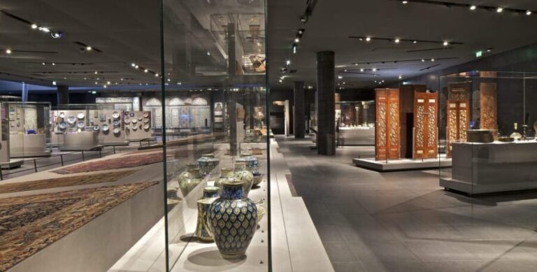 Treasures of Islam at the Louvre: A Journey Through History - An In-Depth Look at the Tour