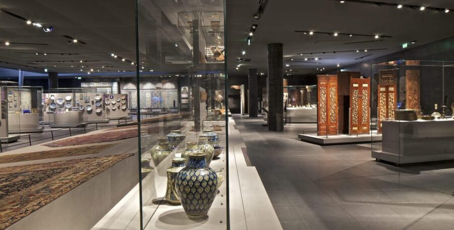 Treasures of Islam at the Louvre: A Journey Through History - An In-Depth Look at the Tour