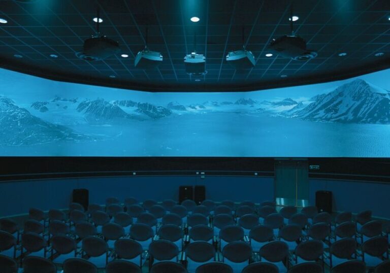 Tromsø: Entrance Ticket to Polaria - An In-Depth Look at the Polaria Experience