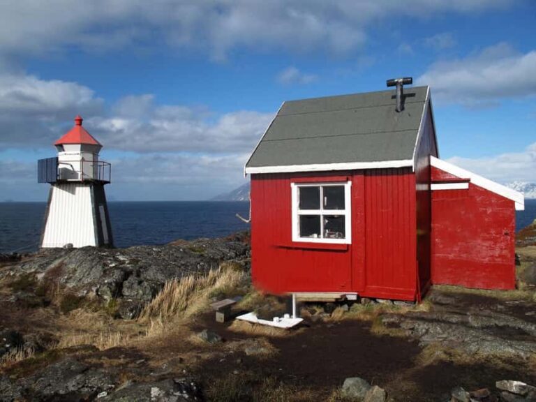 Tromsø: Lyngstuva Lighthouse Guided Hike with Lunch - Is This Tour Worth the Price?