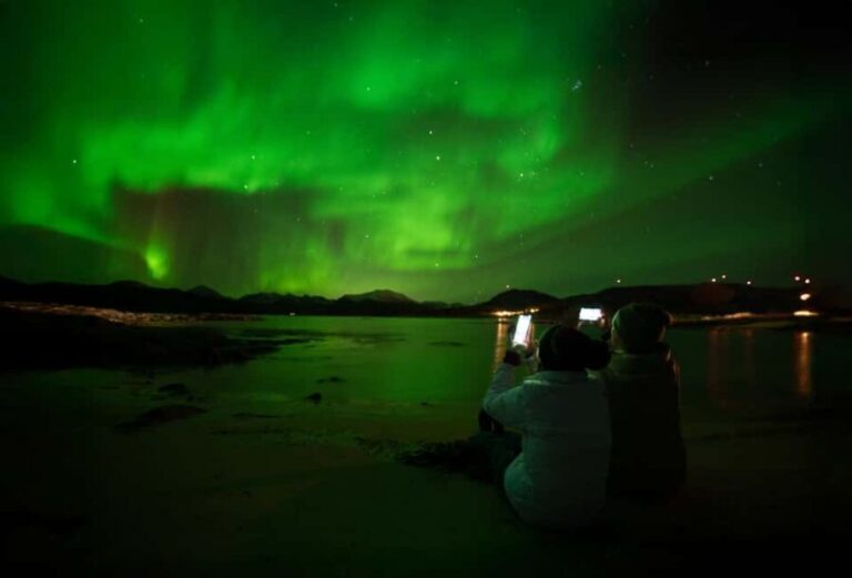 Tromsø: Night and Northern Lights Photography with a specialized Spanish photographer - Frequently Asked Questions