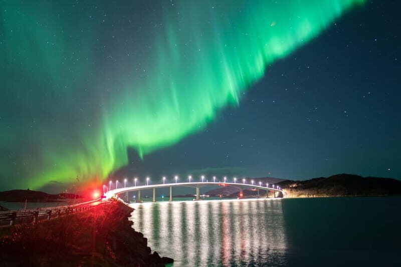 Tromsø: Northern Lights Hunt with Professional Photographer in Spanish - Why Choose This Tour?