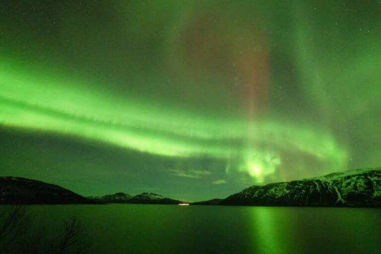 Tromsø: Northern Lights tour, local experts, free photos - Authenticity and the Real Deal
