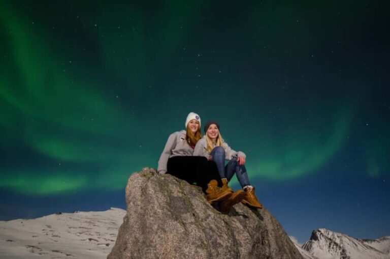 Tromsø: Northern Lights Tour with Guide-Photographer - The Experience: What to Expect from Start to Finish