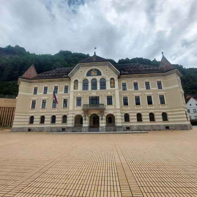 Vaduz on foot: guided visit of the alpine capital of Liechtenstein - FAQs
