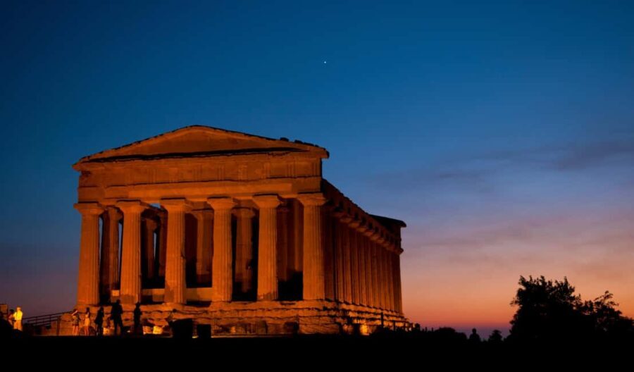 Valley of the Temples under the stars with ticket included - FAQ