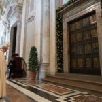 Vatican: Express Entry to St. Peter's & Holy Door. - The Experience at a Glance