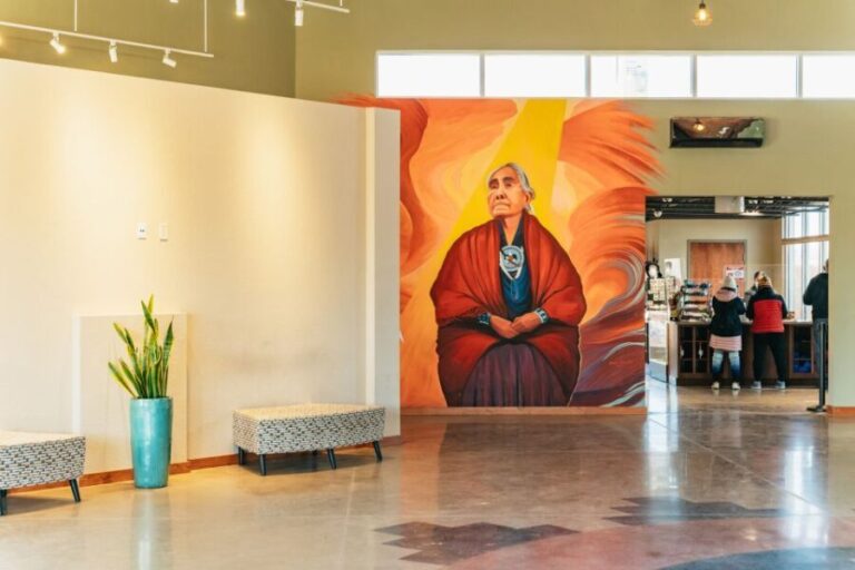 Vegas: Antelope Canyon & Horseshoe Bend Tour at Golden Hour - Key Points