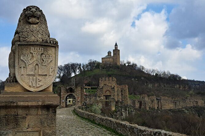 Veliko Tarnovo and Arbanasi day tour from Sofia with pickup - Transportation, Guides, and Overall Value
