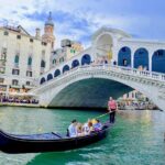 Venice: 30 min private Gondola Ride with Guide - The Full Picture: Balancing the Pros and Cons
