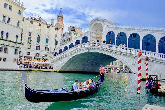 Venice: 30 min private Gondola Ride with Guide - The Full Picture: Balancing the Pros and Cons