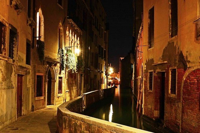 Venice by Night: Highlights & Hidden Gems Tour - Authenticity and Value