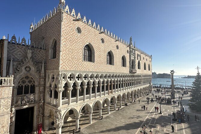Venice City Highlights Small Group Walking Tour with Local Guide - A Detailed Breakdown of the Itinerary