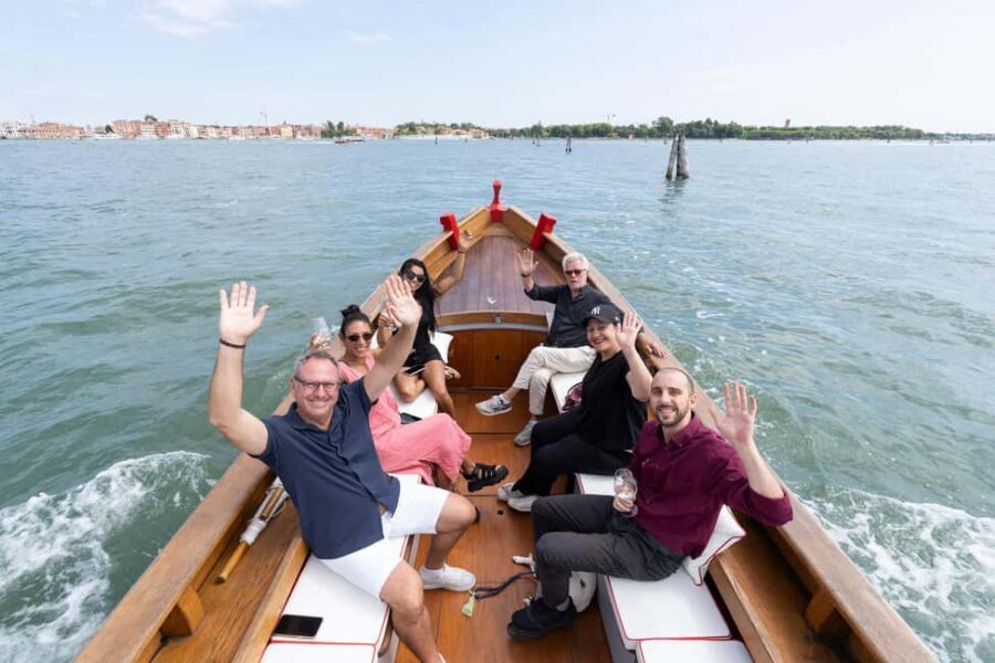 Venice from another point of view: Sightseeing tour in a traditional boat. - What’s Included and How It Works