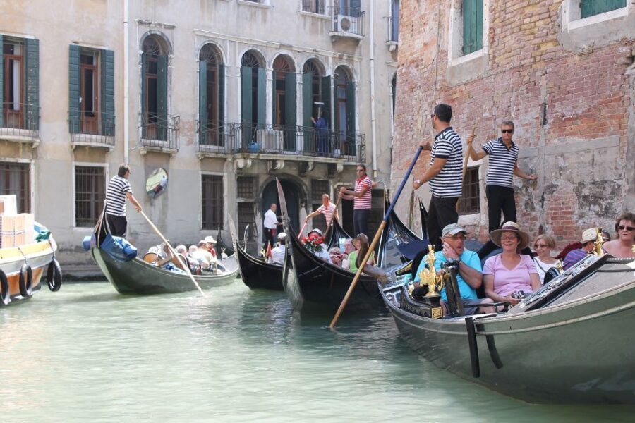 Venice: Grand Canal by Gondola with Live Commentary - Who will love this tour?