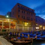 Venice: Hard Rock Cafe with Set Menu for Lunch or Dinner - Who Is This Experience For?
