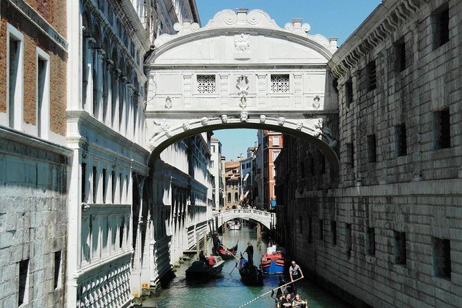 Venice Landmarks: Walking Tour Plus St Mark's Basilica and Doge's Palace Tours - The Experience: What It’s Like to Join