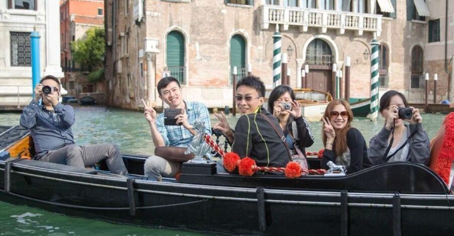 Venice: Shared Gondola Ride - Who Will Love This Experience?