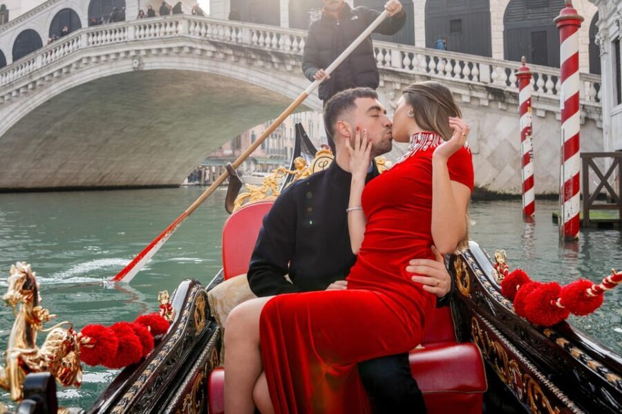 Venice With Professional Photographer - Exploring the Details: What You Can Expect from This Photoshoot