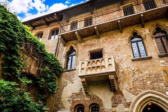 Verona Arena and Historic Highlights: A Guided Walking Tour - The Gothic Art of the Scaliger Tombs and Arcs