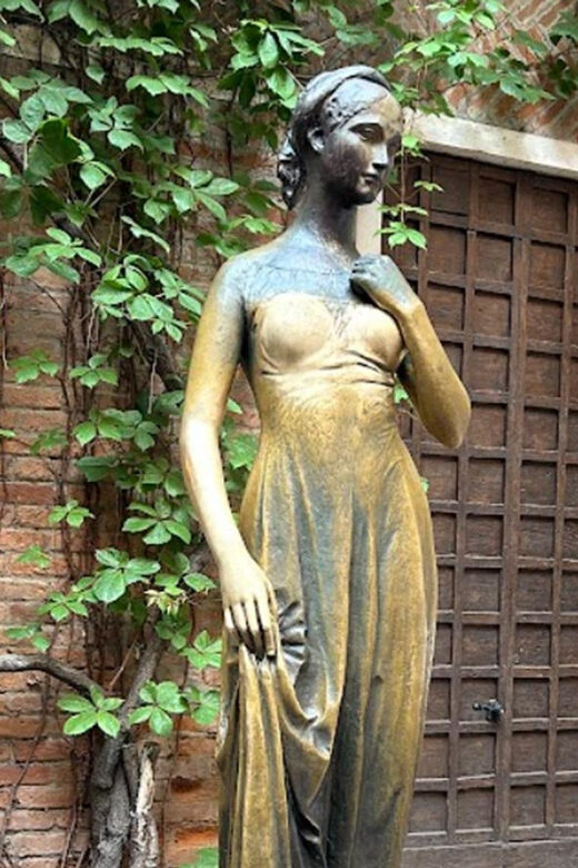 Verona: Juliets House Fast-Track Entry Ticket & Audio Guide - Key Points