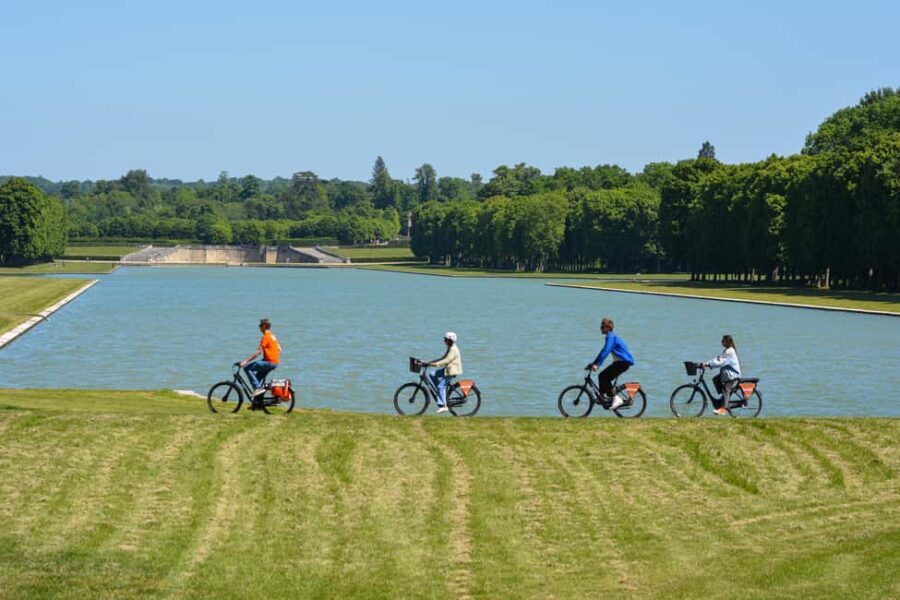 Versailles: Bike Tour on a premium Dutch bike - A Close Look at the Versailles Bike Tour Experience