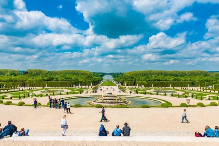 Versailles: Skip-the-Line Day Tour & Transfer from Paris - Discovering Versailles: A Journey into French Royalty
