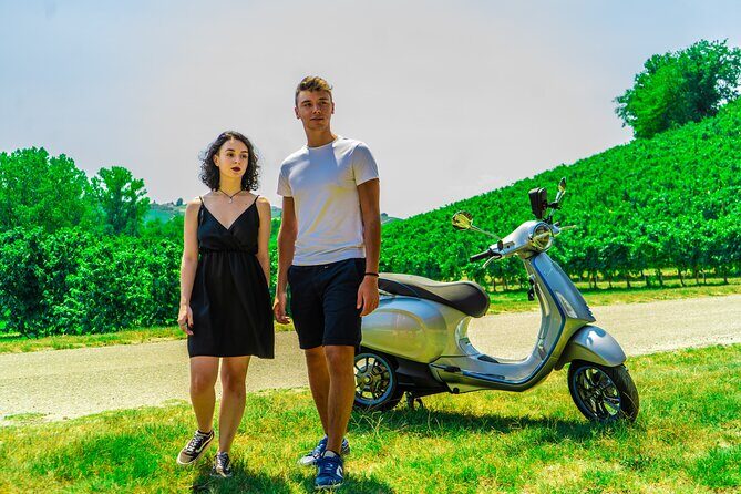 Vespa tour in the Langhe with winery visit and lunch - An In-Depth Look at the Vespa Tour in the Langhe