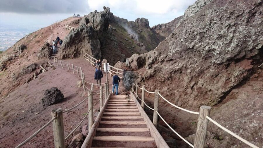 Vesuvius: Skip-the-line tickets with round trip transport - Who Should Consider This Tour