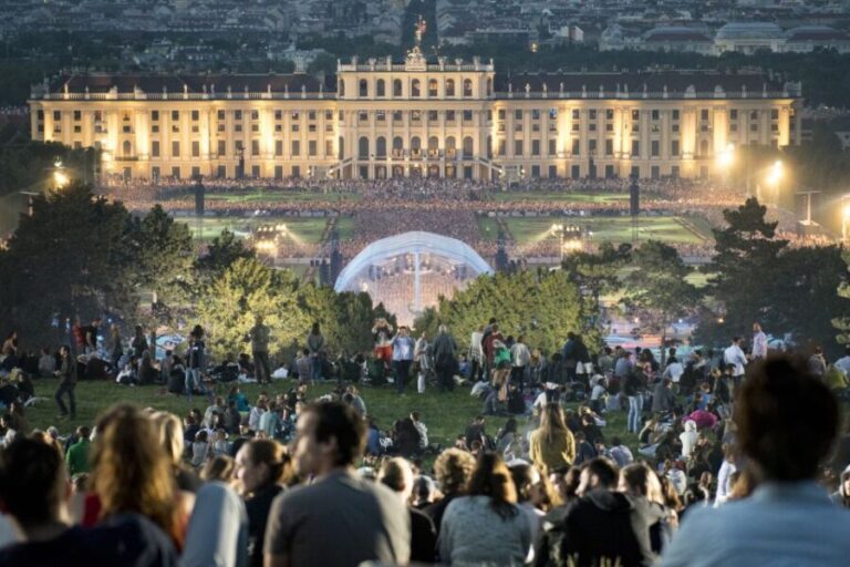 Vienna: Big Bus City Highlights Night Tour with Live Guide - Who Will Enjoy This Tour?