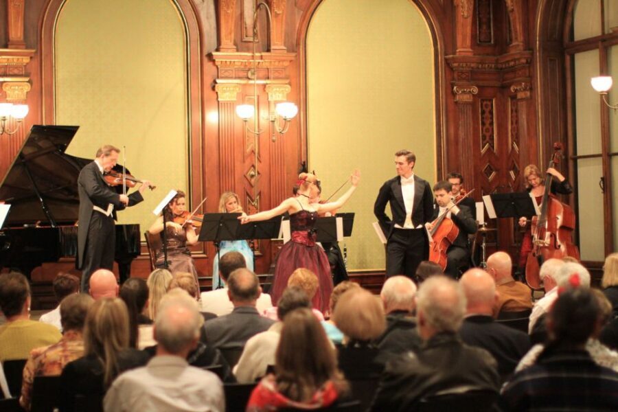 Vienna: Classical Concert at Eschenbach Palace - The Performance: Music, Dancers, and a Bit of Humor