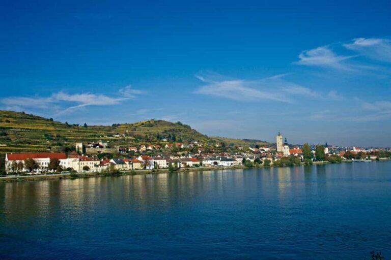 Vienna: eský Krumlov and Wachau Valley Tour - Who Should Consider This Tour?