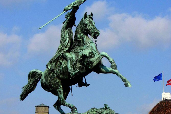 Vienna Inner City Highlights Private Walking Tour - The Experience in Detail