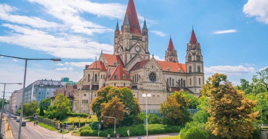 Vienna: Insta-Perfect Walk with a Local - The Sum Up