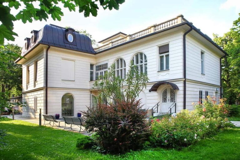 Vienna: Klimt Villa (Gustav Klimt Atelier & Museum) Ticket - Exploring the Klimt Villa: A Walk Through the Heart of Vienna’s Art Scene