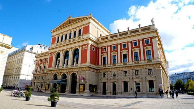 Vienna: Meet Strauss Private Guided Walking Tour - The Extended Evening Concert