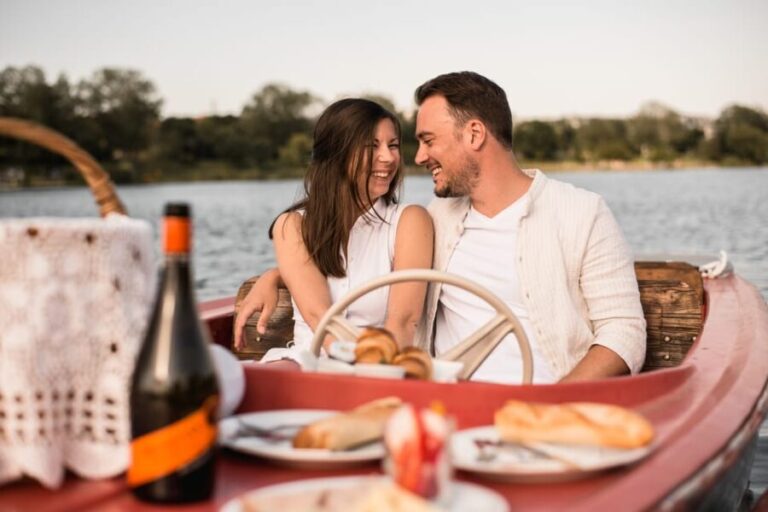 Vienna: Retro Boat Tour on the Danube River with Picnic - Authentic Feedback from Past Travelers